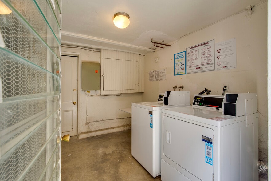 More Photos Of 11733 Mayfield Ave, Los Angeles Apartments For Sale