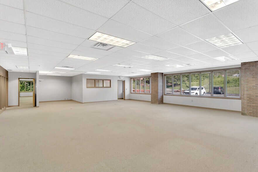 More Photos Of 4200 Triangle Ln, Murrysville Office For Lease