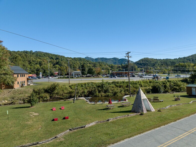 More Photos Of 125 Tee Pee Dr, Whittier Hotel For Sale