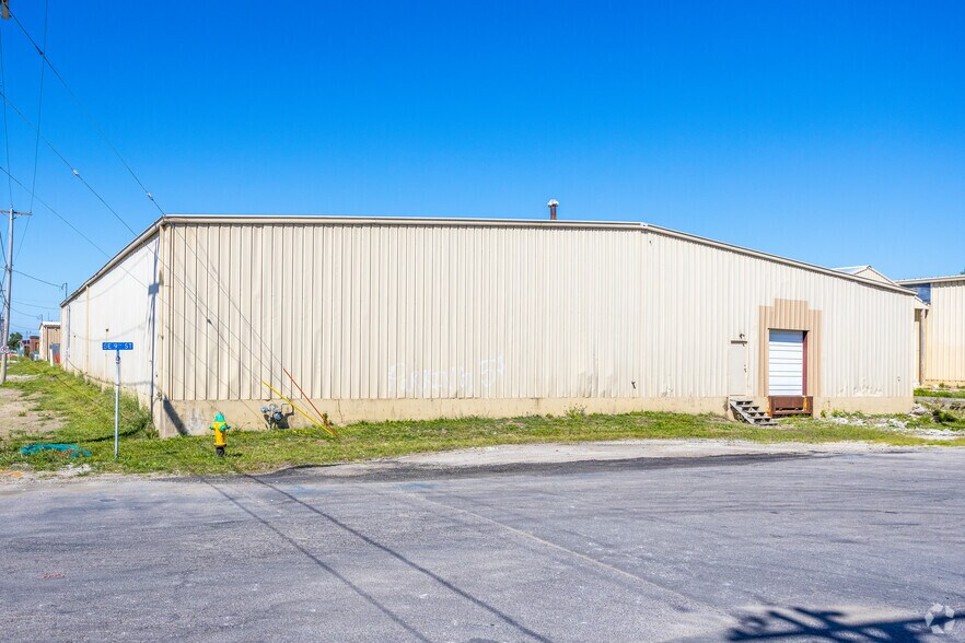Primary Photo Of 309 SE 8th St, Des Moines Industrial For Sale
