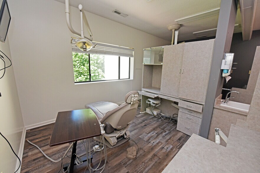 More Photos Of 10 Deer Crossing Trl, Blairsville Office For Sale