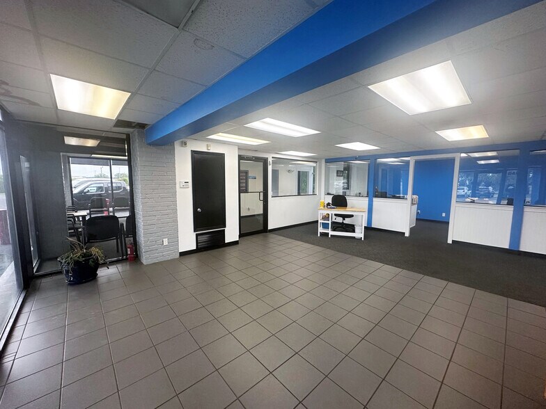 More Photos Of 8461 Airport Blvd, Mobile Auto Dealership For Sale