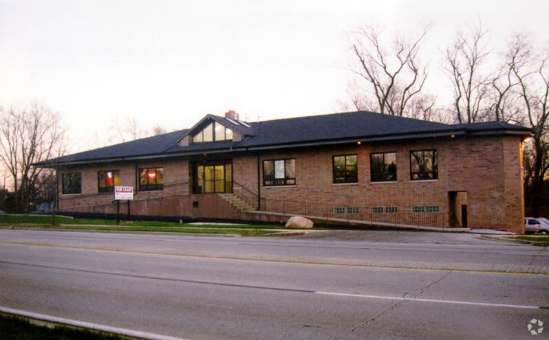 More Photos Of 4949 Euclid Ave, Palatine Medical For Lease
