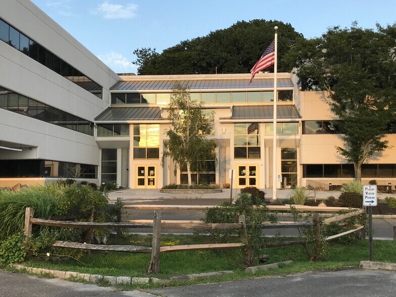 More Photos Of 148 East Ave, Norwalk Medical For Sale