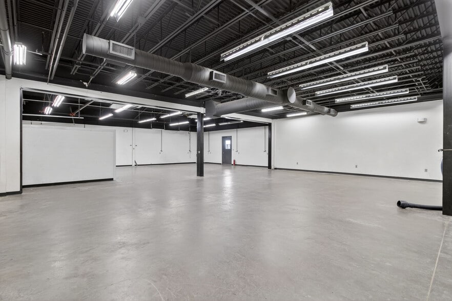 More Photos Of 240 N Burleson Blvd, Burleson General Retail For Sale