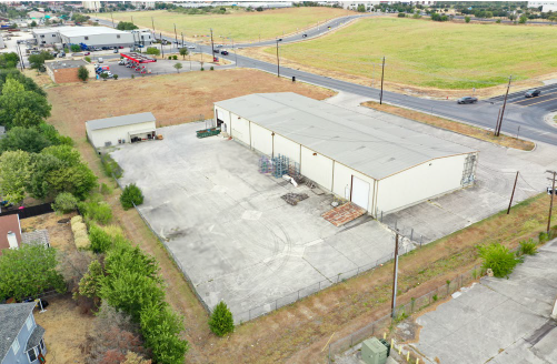 More Photos Of 1080 Bunton Creek Rd, Kyle Warehouse For Lease