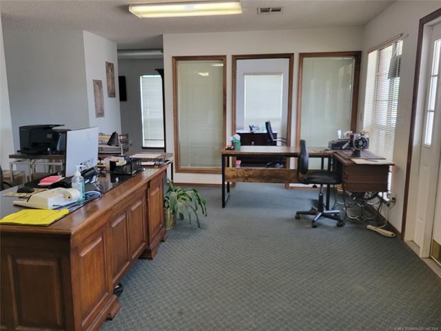 More Photos Of 300 S Main St, Eufaula Office For Sale