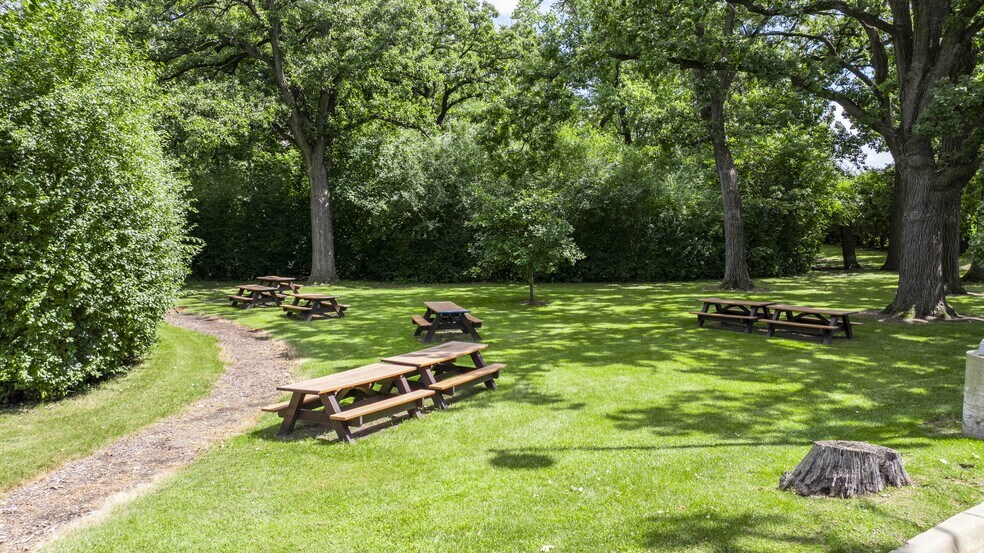 More Photos Of 1950 Innovation Way, Libertyville Unknown For Lease