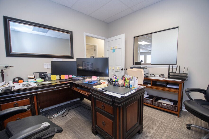 More Photos Of 14 Brown St, Newnan Office For Sale