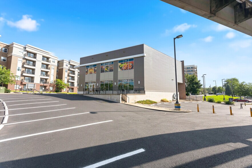 More Photos Of 453 Oakland St, Morgantown Office For Lease