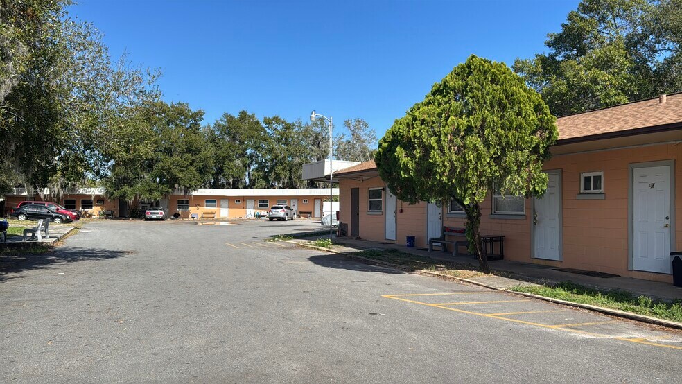 More Photos Of 647 S Woodland Blvd, Deland Apartments For Sale