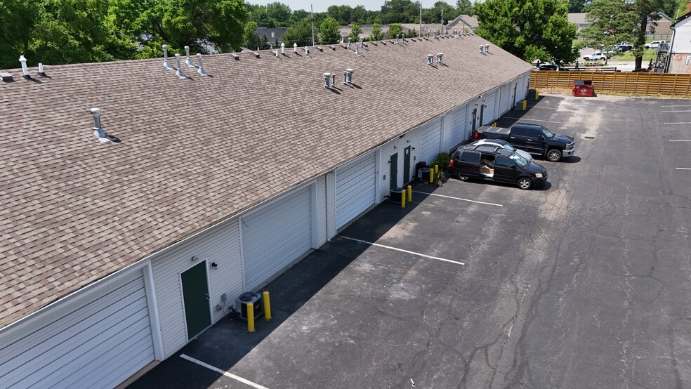 More Photos Of 7909-7925 Station St, Columbus Flex For Lease