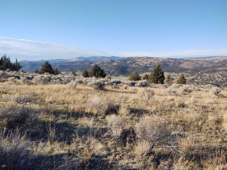 More Photos Of 0 4th, John Day Land For Sale