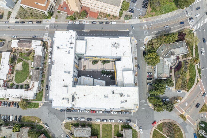 More Photos Of 2 Varela Ave, San Francisco Dormitory For Lease