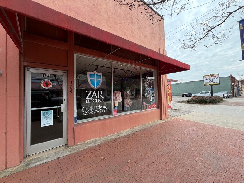 More Photos Of 124 N Main St, Warrenton Restaurant For Lease