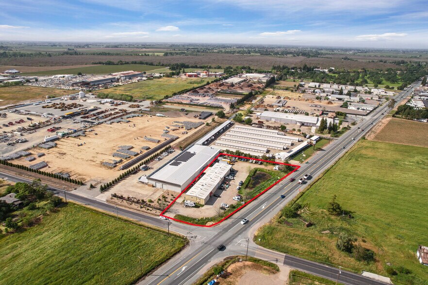 More Photos Of 12811 E Brandt Rd, Lockeford Warehouse For Sale