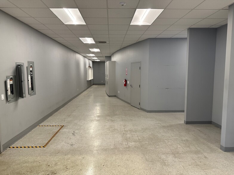 More Photos Of 765 S Riverside Ave, Medford Freestanding For Sale