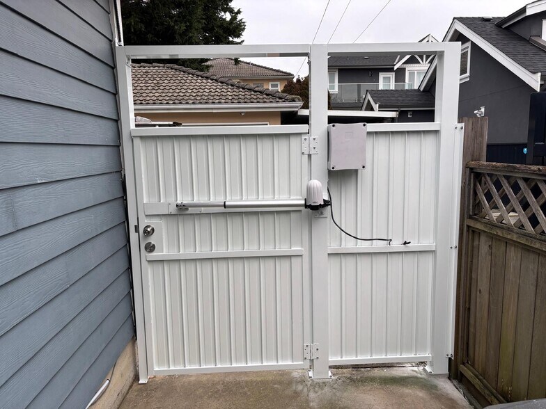 More Photos Of 11538 132A St, Surrey Warehouse For Sale