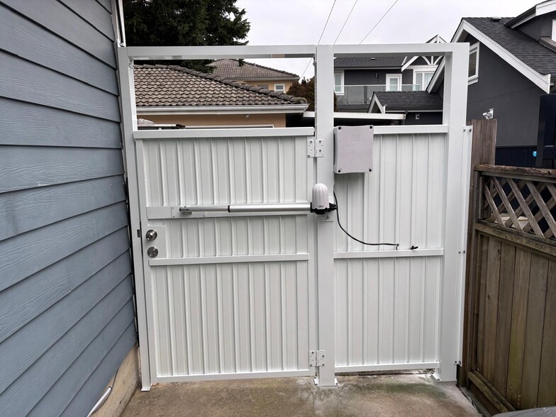 More Photos Of 11538 132A St, Surrey Warehouse For Sale