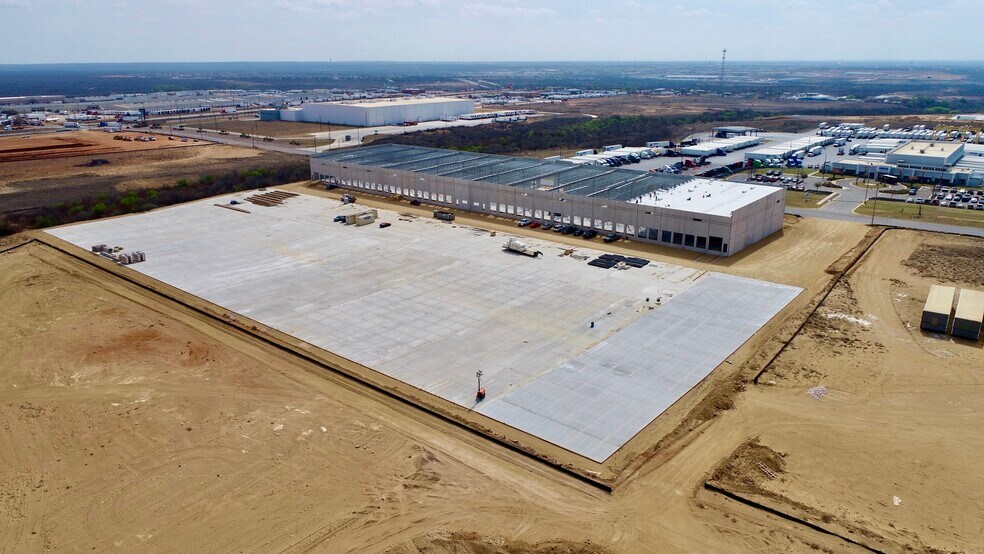 610 Vidal Cantu Rd, Laredo, TX 78045 Industrial For Lease