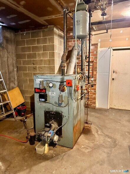 More Photos Of 16-20 Henry St, Hartford Apartments For Sale