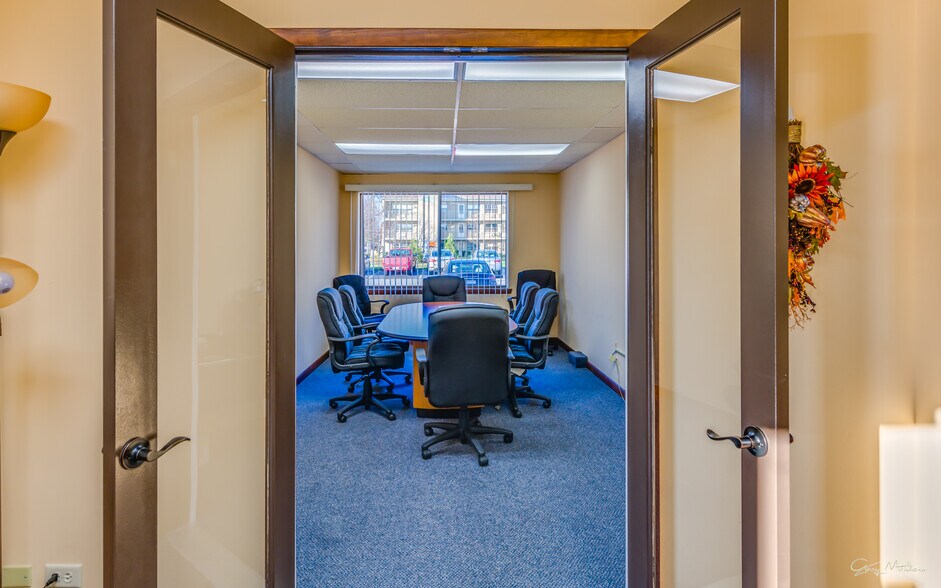 More Photos Of 9757 S Kedzie Ave, Evergreen Park Office For Sale