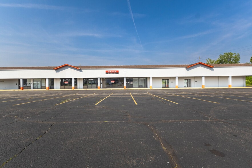 More Photos Of 4702-4740 Century Plaza Rd, Indianapolis Unknown For Lease