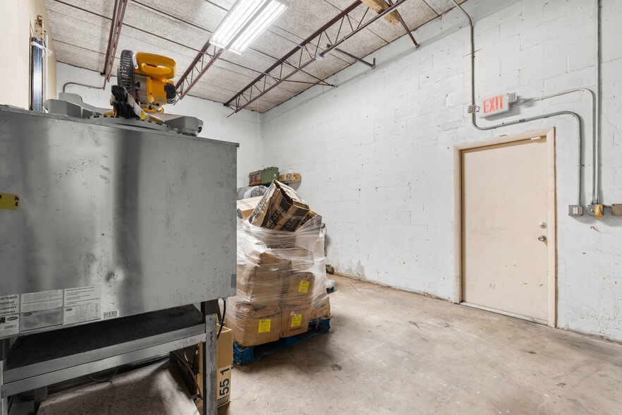 More Photos Of 802 NW 57th Ct, Fort Lauderdale Warehouse For Lease