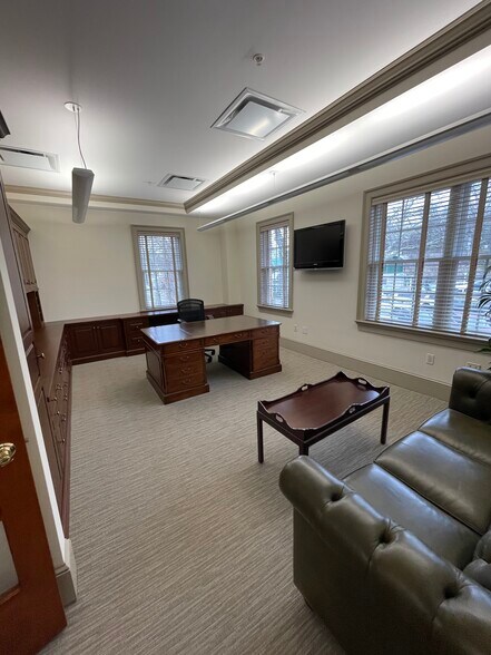 More Photos Of 220 Elm St, New Canaan Office For Lease