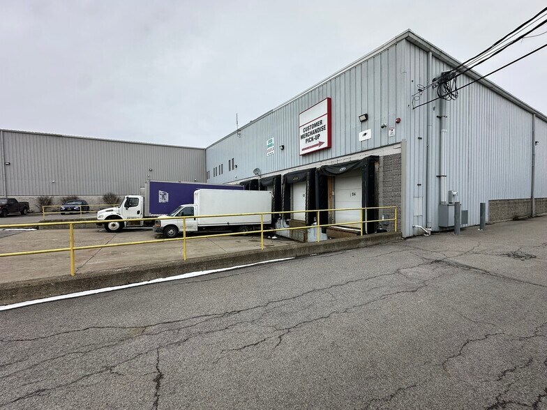 More Photos Of 2335 Union Rd, Cheektowaga Distribution For Sale
