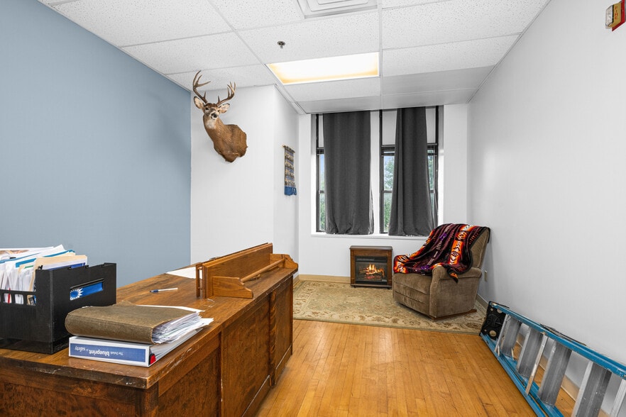 More Photos Of 202 E Superior St, Duluth Office For Sale
