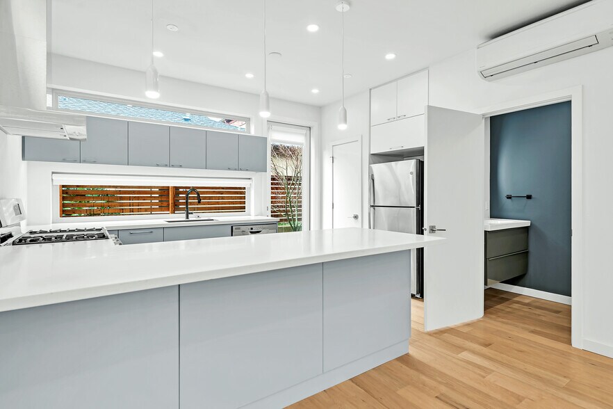 More Photos Of 5115 E Burnside St, Portland Apartments For Sale