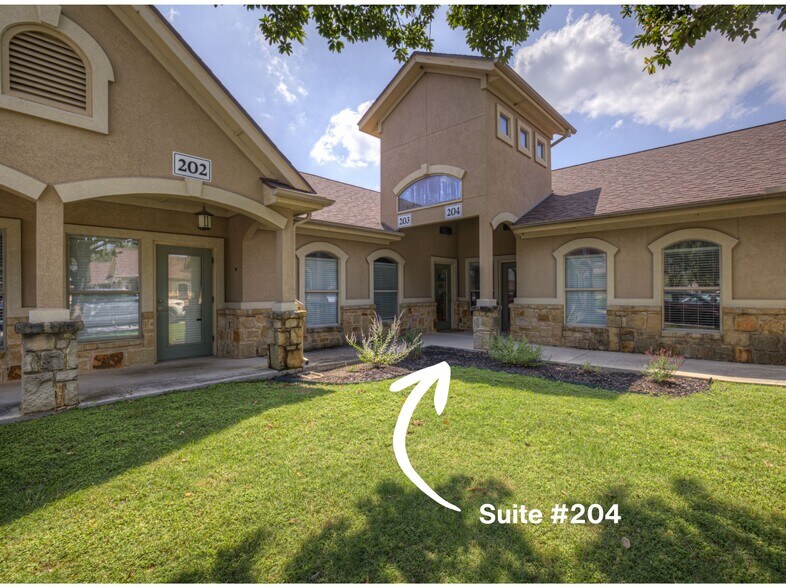 Primary Photo Of 1619 E Common St, New Braunfels Office For Lease