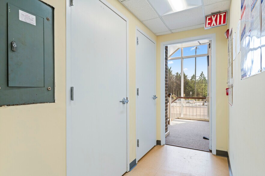 More Photos Of 7210 Old Keene Mill Rd, Springfield Medical For Lease