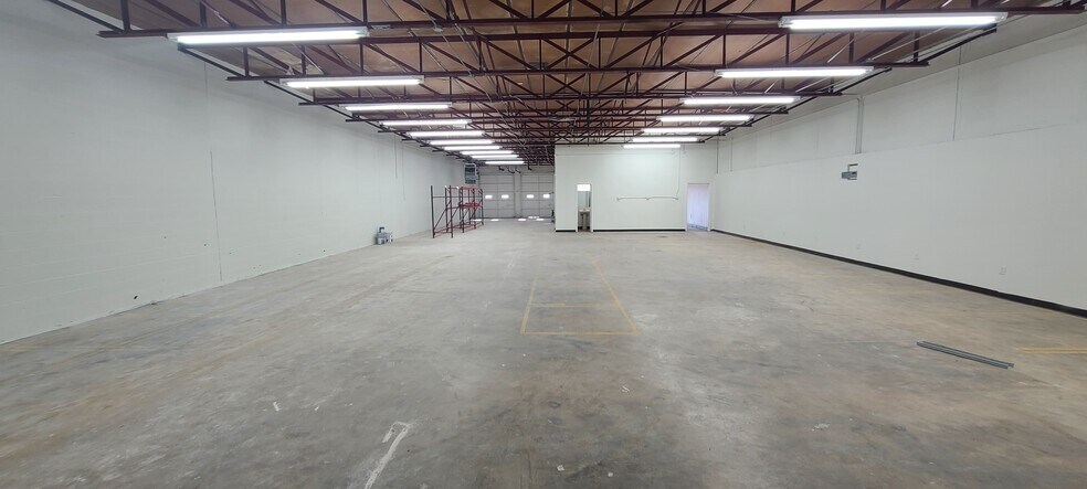 More Photos Of 9822 Monroe Dr, Dallas Manufacturing For Sale