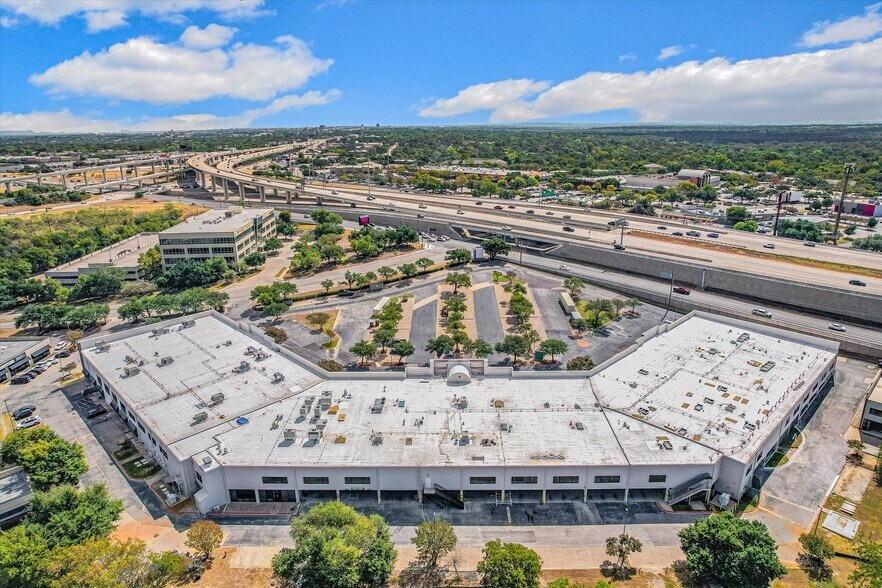 More Photos Of 4544 S Lamar Blvd, Austin Office For Sale