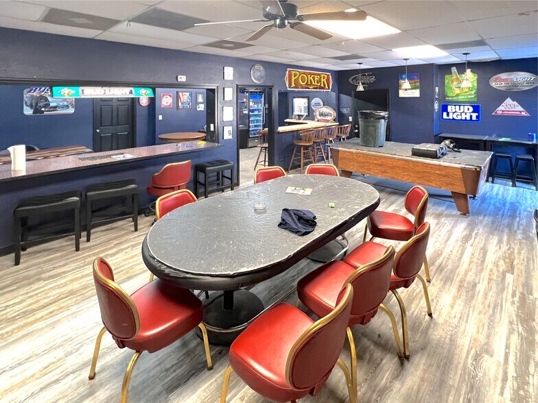 More Photos Of 209 S Country Club Rd, Anadarko Service Station For Sale