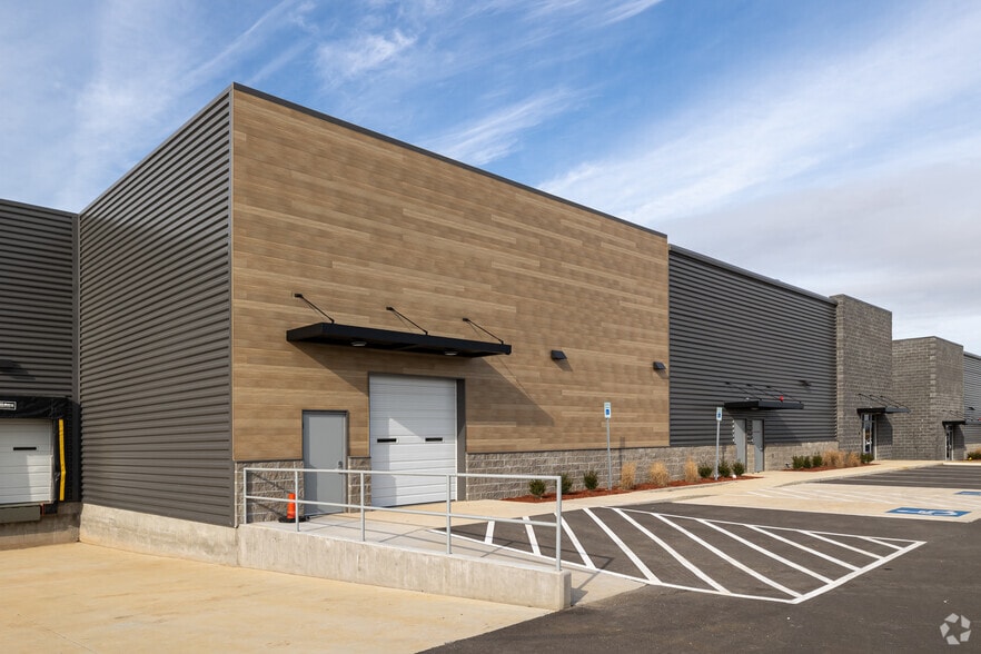 More Photos Of 287 Albano Dr, Springdale Warehouse For Lease