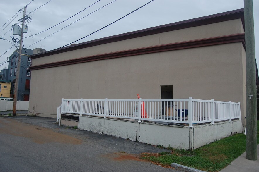 More Photos Of 405 Exchange St, Geneva Storefront For Sale