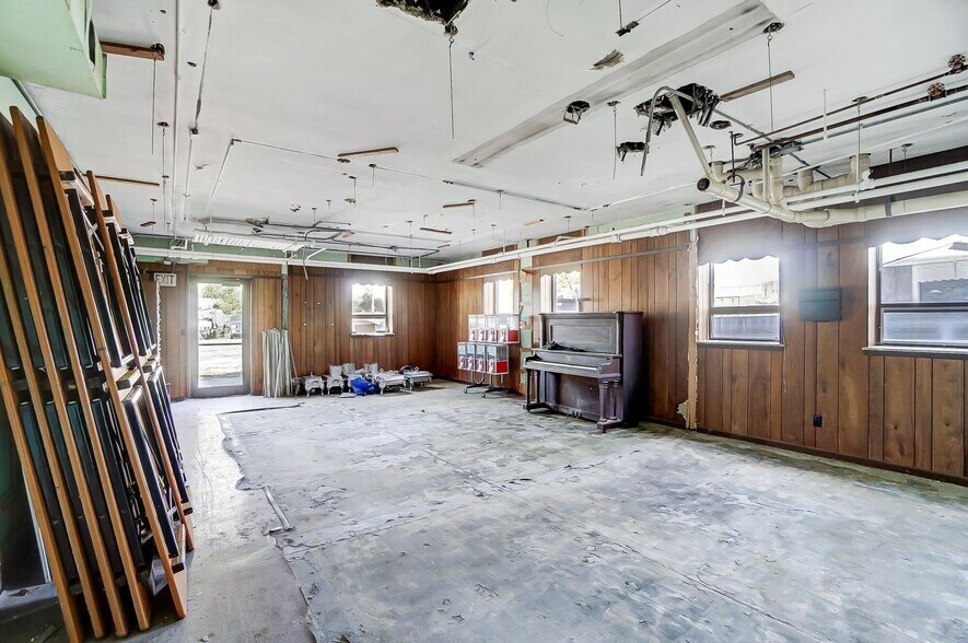 More Photos Of 311 S Main St, Celina Office For Sale