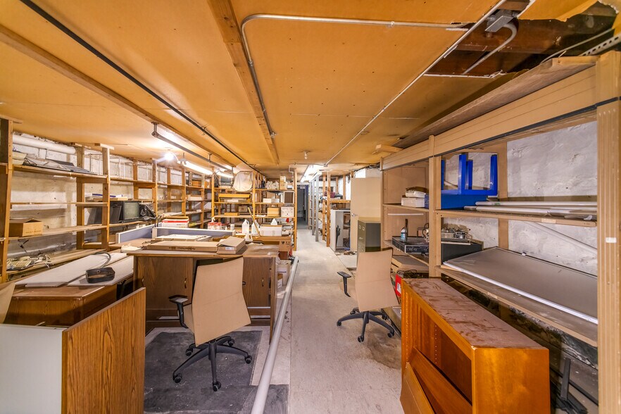 More Photos Of 100-106 S Main st, Ishpeming Flex For Sale