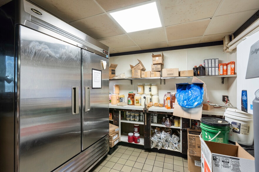 More Photos Of 33350 County Road 3, Crosslake Restaurant For Sale