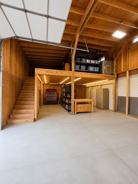 More Photos Of 1351 Wilbur St SE, Salem Warehouse For Sale