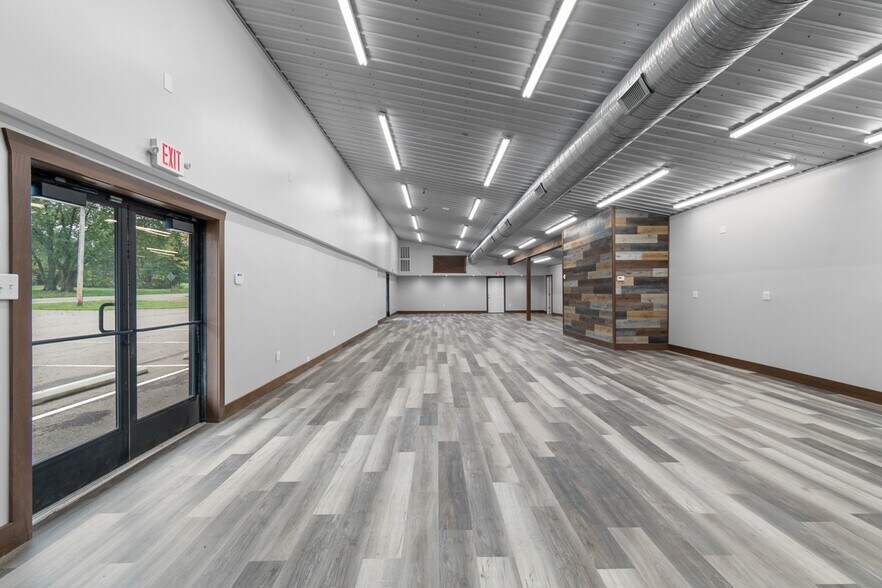 More Photos Of 4291 Manchester Ave NW, North Lawrence Office For Sale