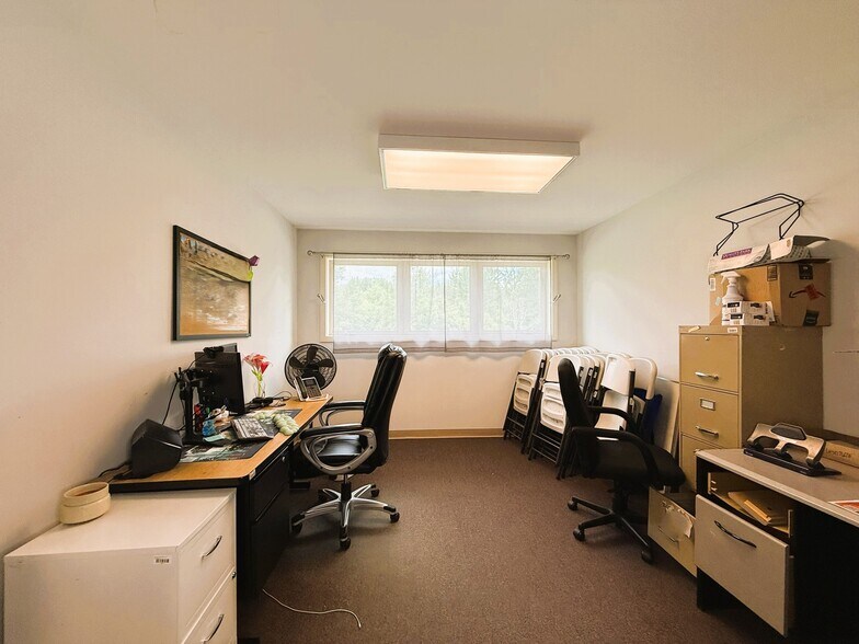 More Photos Of 111 Hamilton St, Mexico Office For Sale