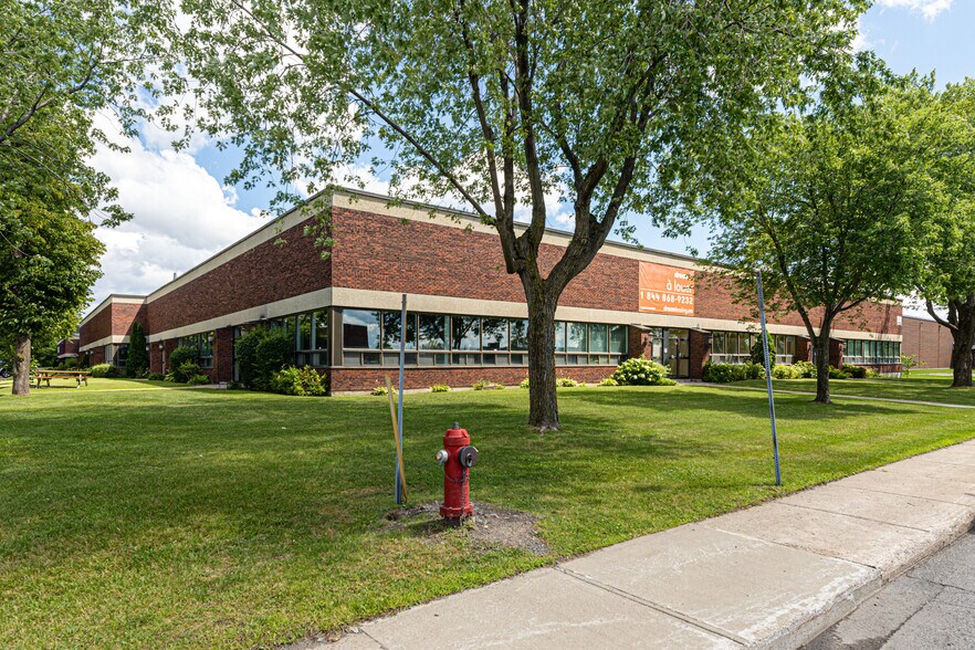 More Photos Of 1624-1692 Ave 50th, Montréal Warehouse For Lease