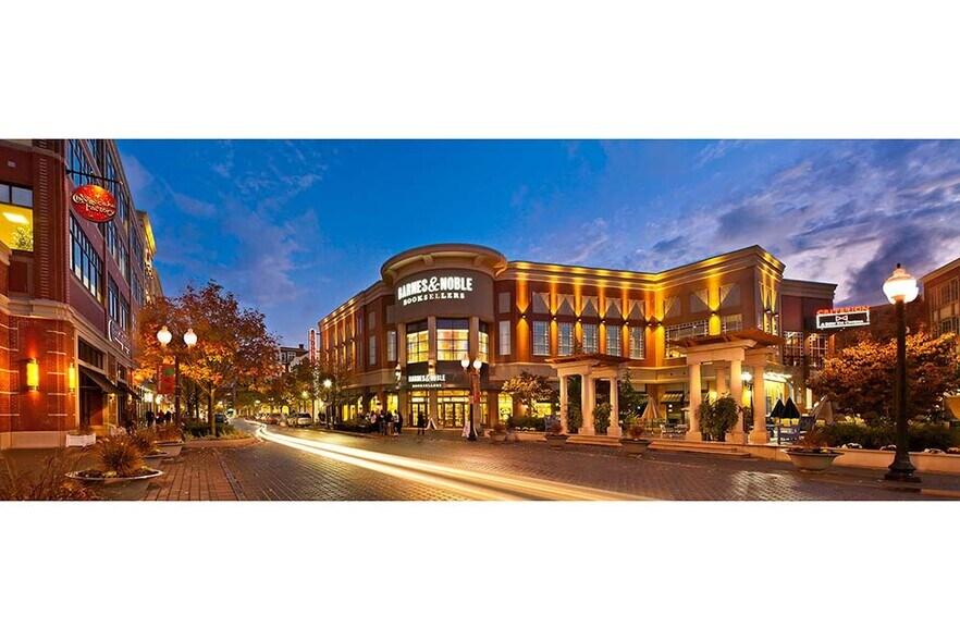 Primary Photo Of 62 Memorial Rd, West Hartford Unknown For Lease