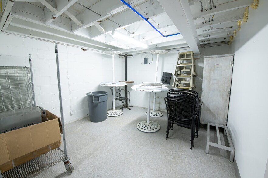 More Photos Of 221 2nd Ave, Carnegie Freestanding For Sale