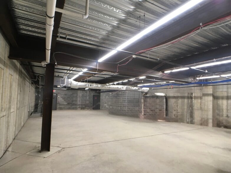 More Photos Of 293 Lafayette Ave, Hawthorne Storefront Retail Office For Lease