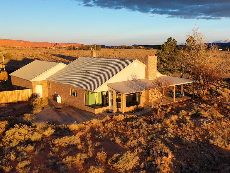 More Photos Of 397 N Wendy St, Torrey Specialty For Sale